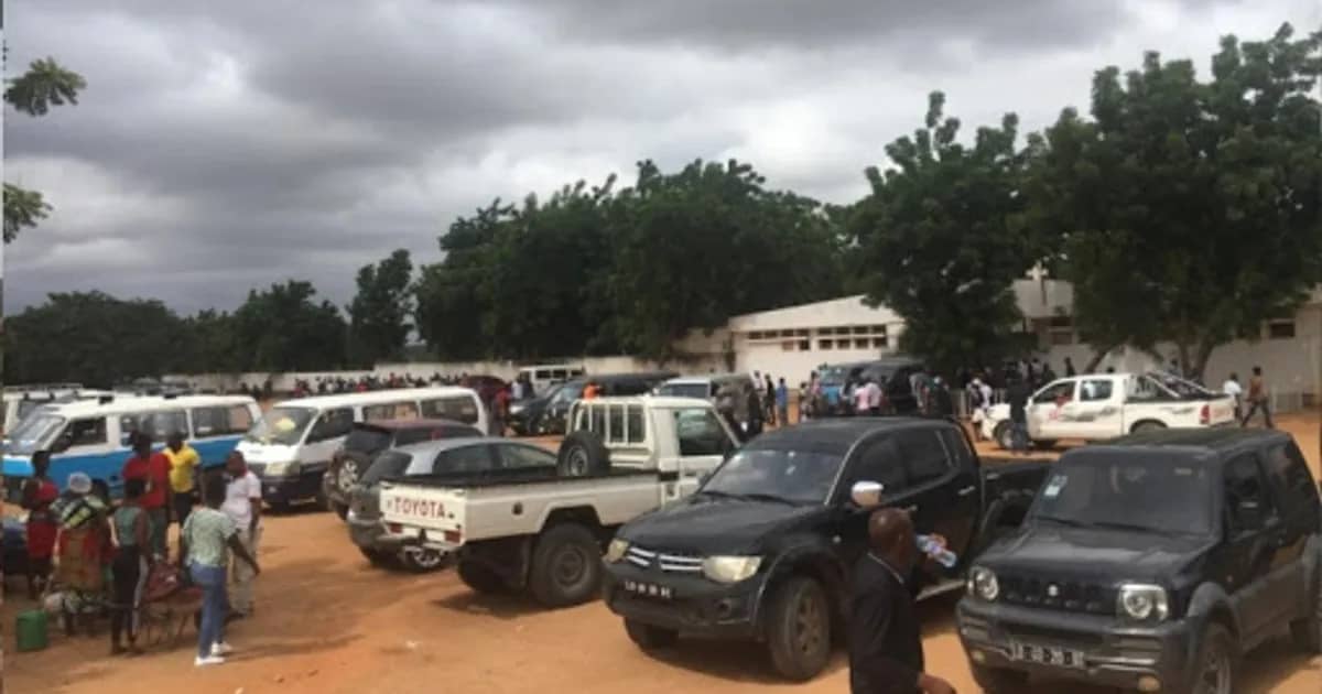Roubo de viaturas durante funerais no cemitério de Viana preocupa cidadãos