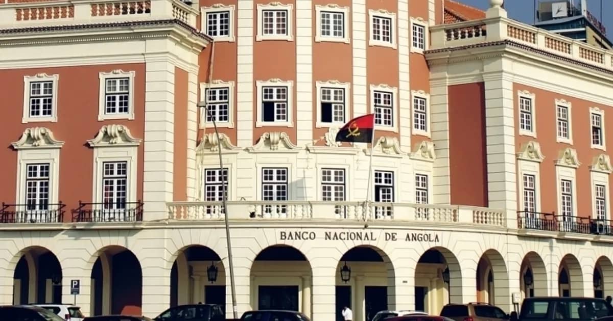 Conta corrente de Angola cai 45,4% no 2º trimestre