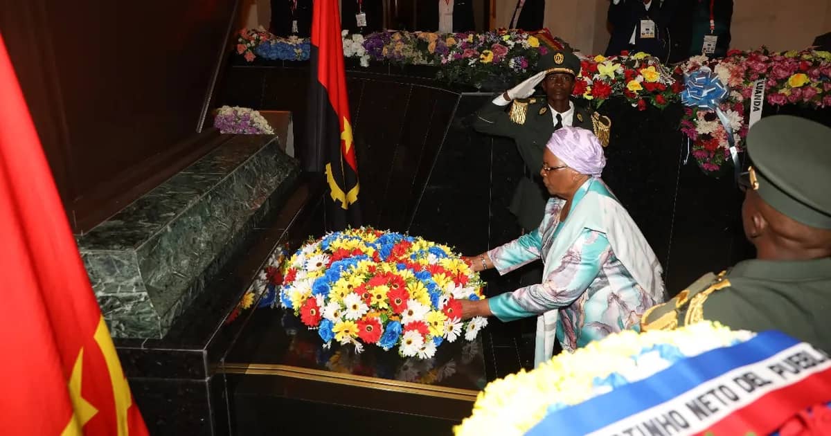 Presidente namibiana homenageia Agostinho Neto