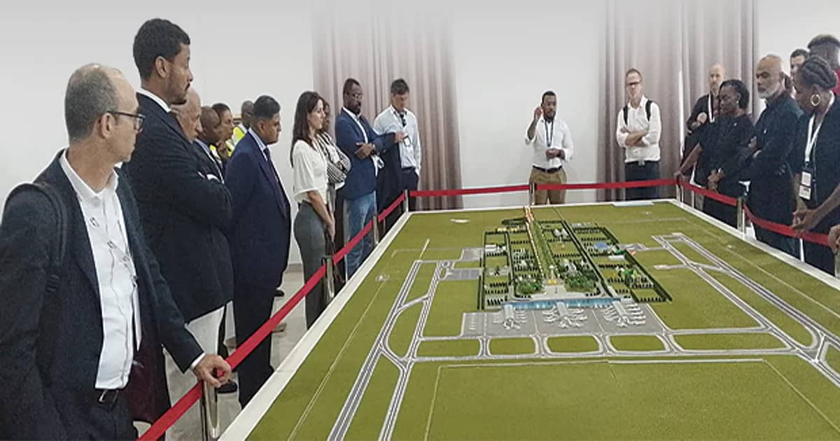 Londres libera 1,8 bi USD para obras em Angola
