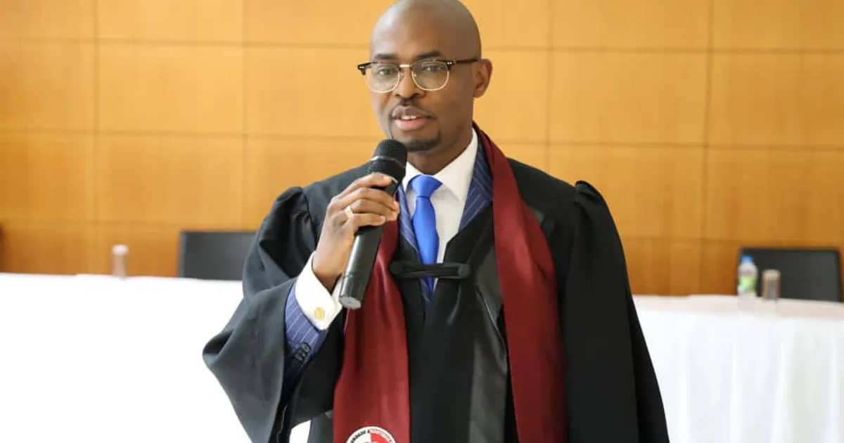 Diplomata Miguel Bembe recebe título de Professor Catedrático
