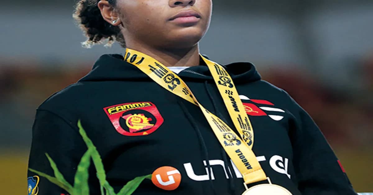Mayra Lemos brilha com ouro africano de MMA