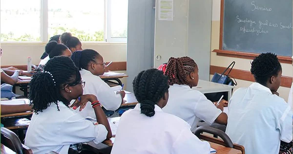 Alunos da 6ª e 9ª iniciam exames nacionais