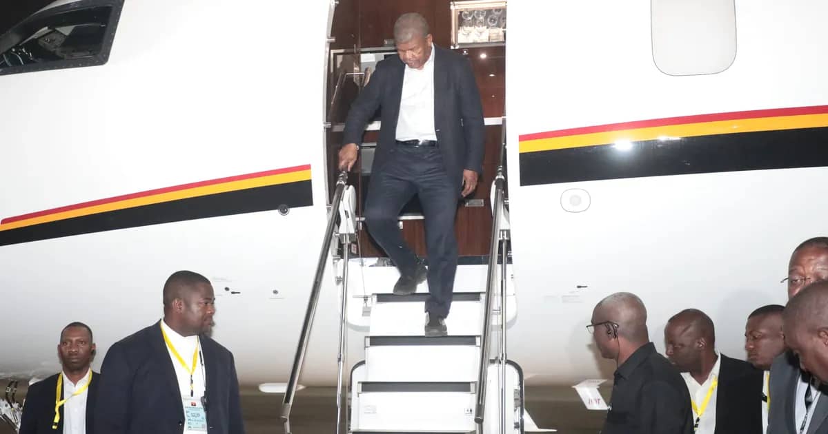 Presidente João Lourenço regressa a Luanda