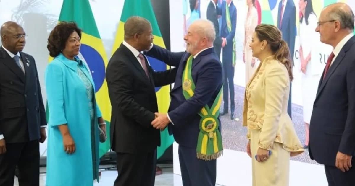 Lourenço inicia visita “simbólica” ao Brasil