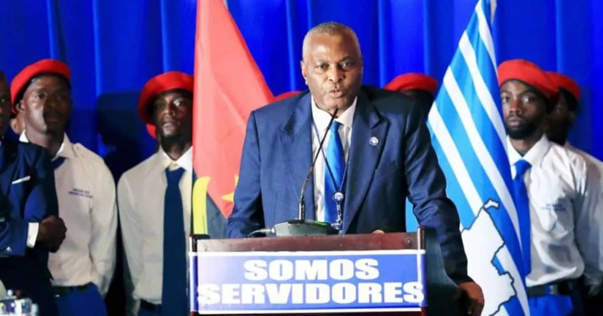 Chivukuvuku eleito líder do PRA-JA Servir Angola