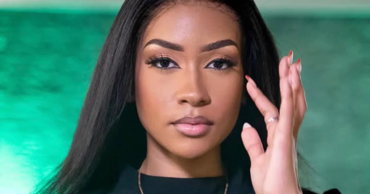 Sara Arvela emociona internautas ao cantar “Oceanos” e desabafa sobre parto do segundo filho