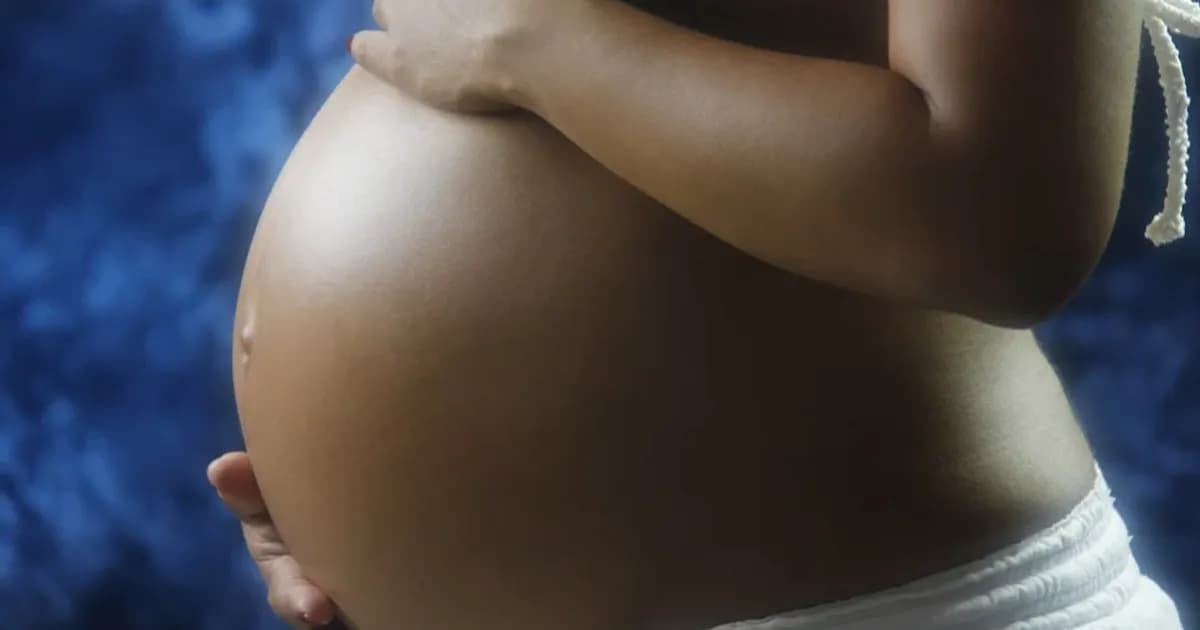 Grávida em morte cerebral é mantida viva por força da lei