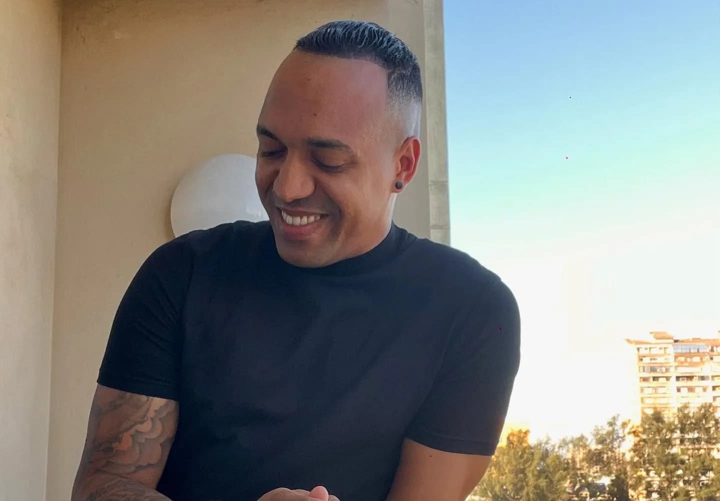 Fábio Dance defende que artistas recorrem a palavras obscenas para garantir sucesso imediato