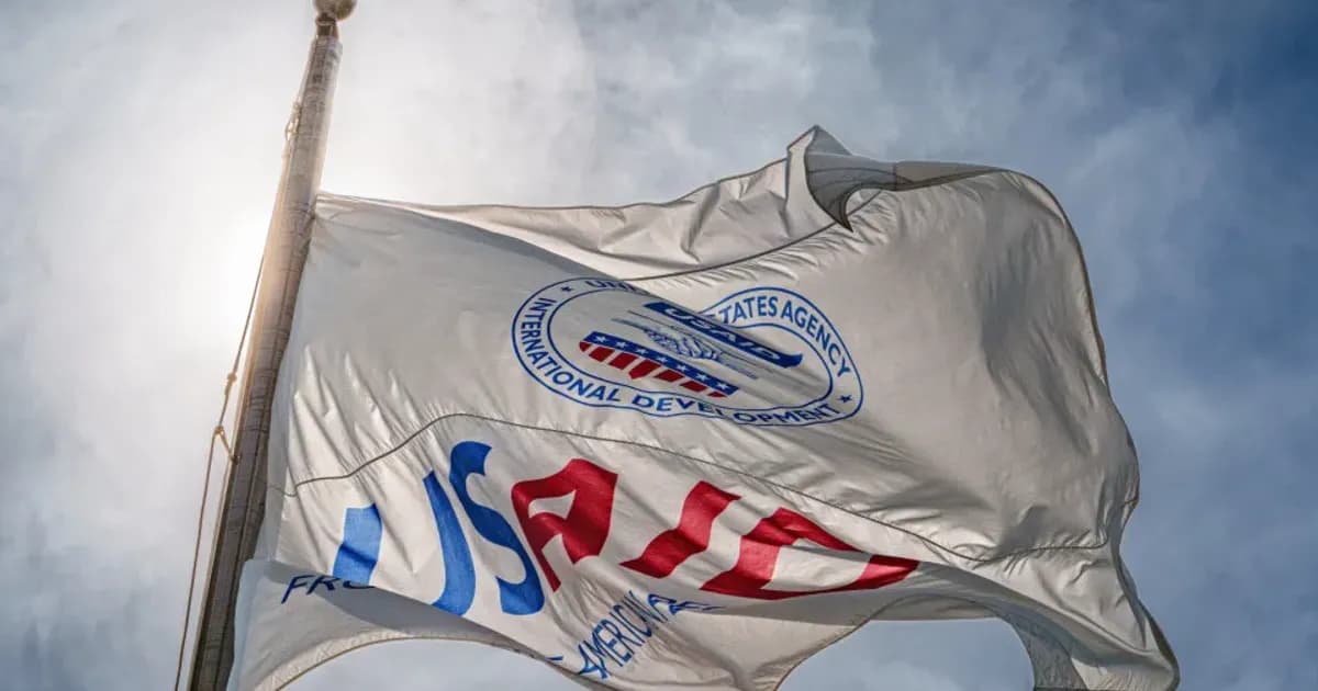 Trump encerra USAID, reforma assistência dos EUA