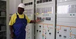 Angola e China reforçam energia e água