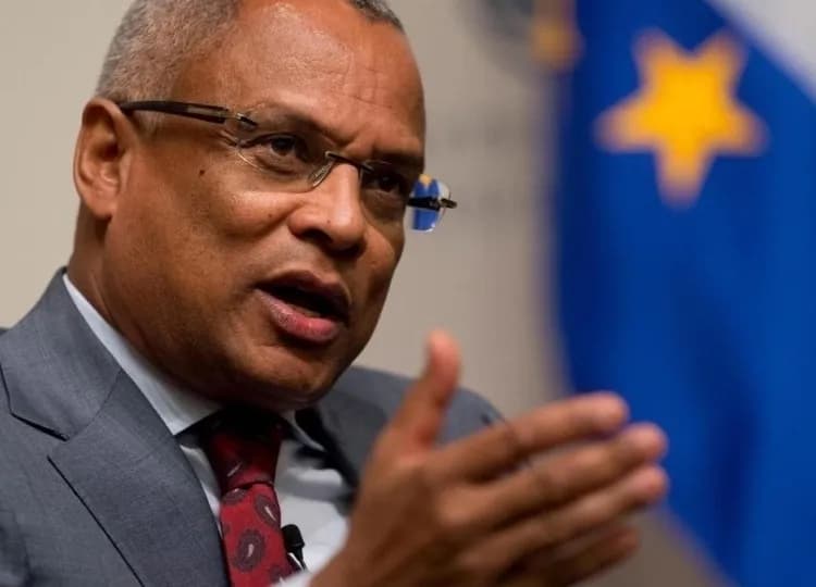 “Cabo Verde não pode continuar a crescer com base em baixos saláriosˮ – PR
