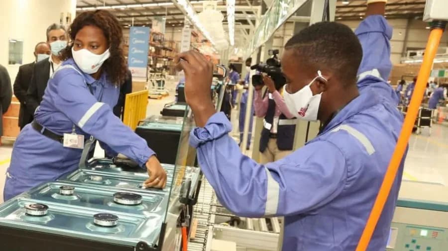Mais de 774 mil empregos foram criados em Angola em três anos