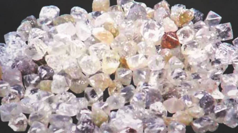 Apreendidas 759 pedras de diamantes na Lunda-Norte