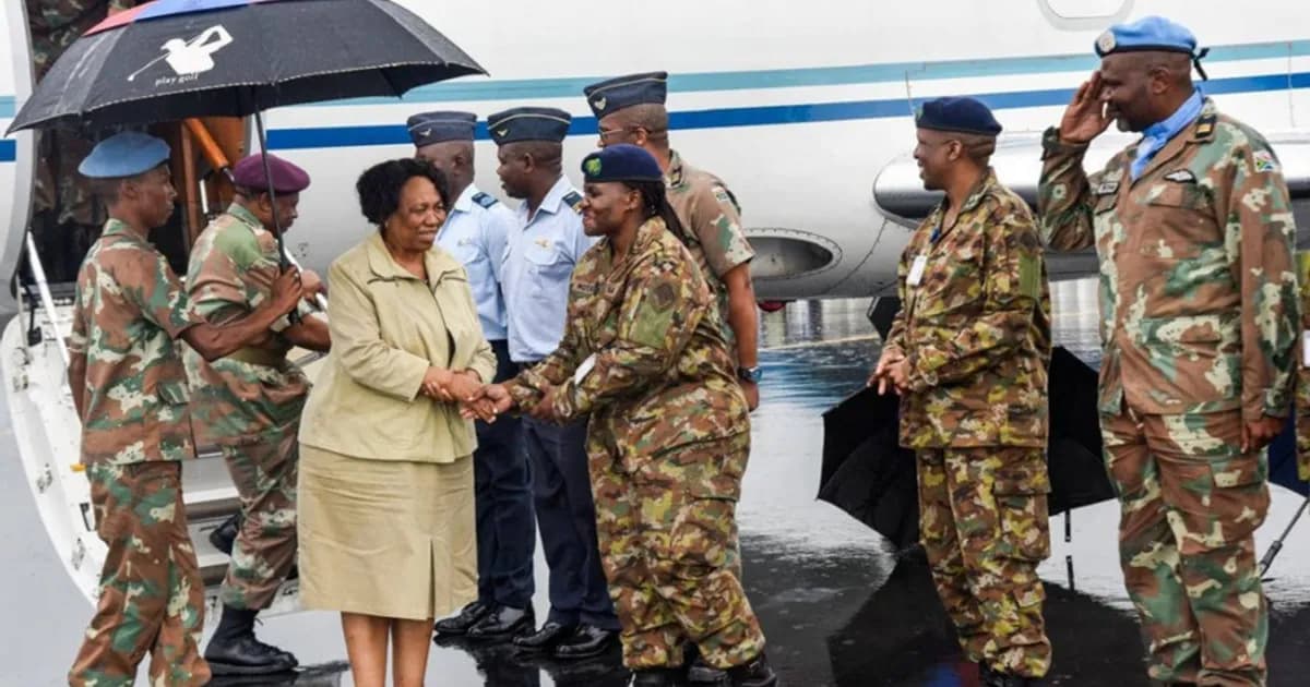 Regresso do primeiro grupo de militares sul-africanos da RDC