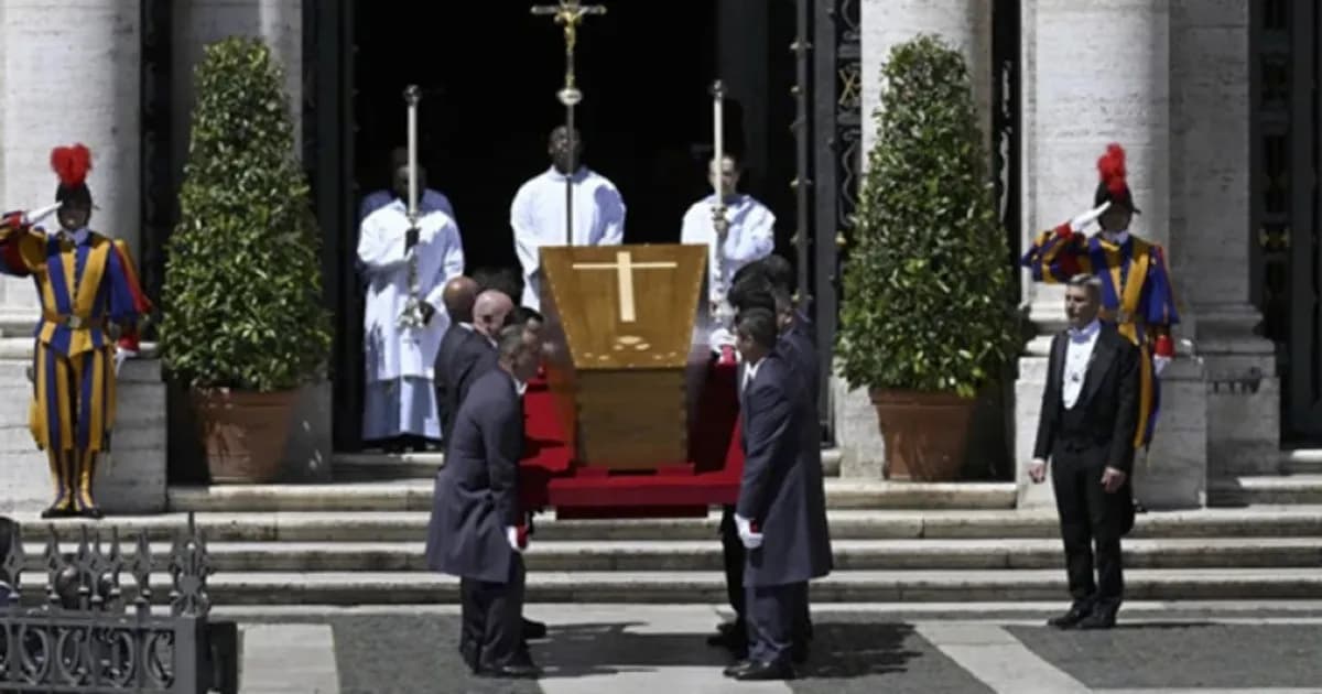 Lourenço despede-se do Papa Francisco em Roma