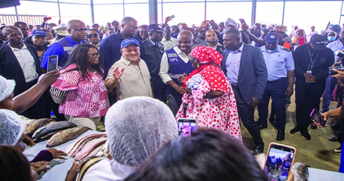 Mercado da Mabunda em Luanda reaberto ao público