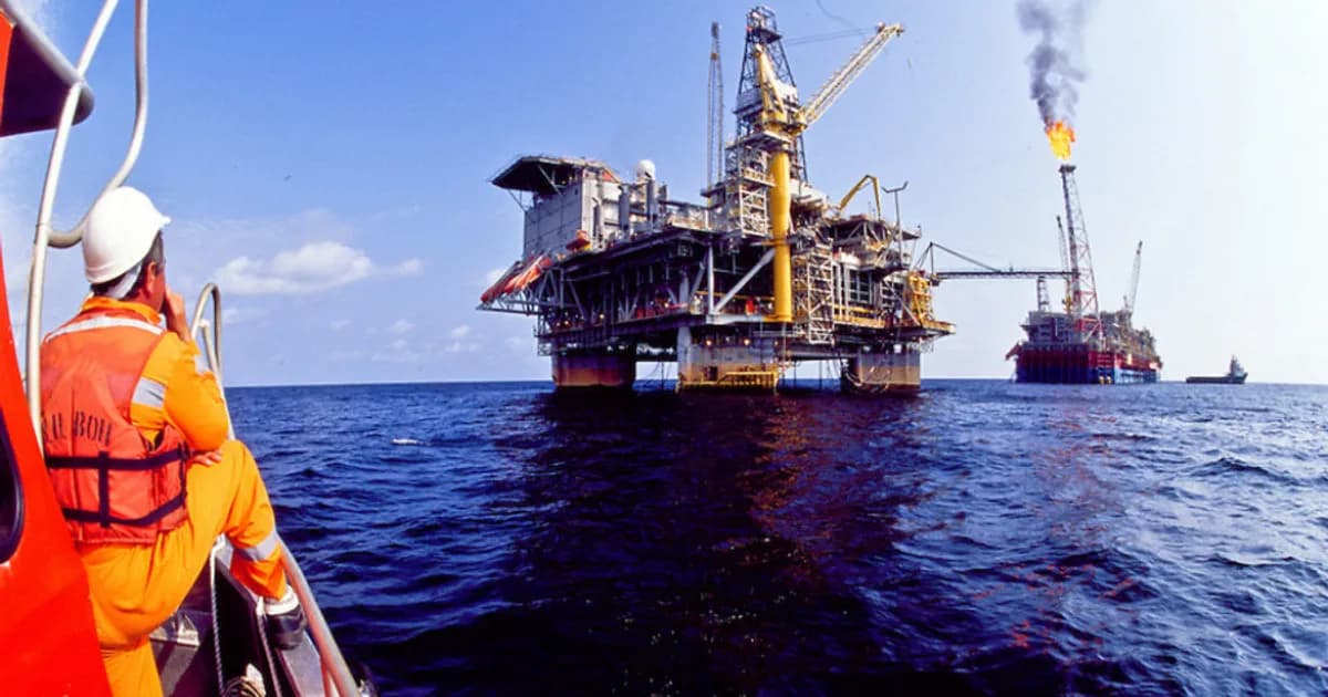Angola fatura milhões com exportação de petróleo