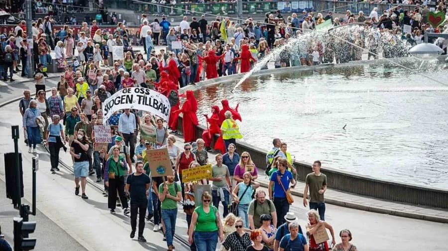 Milhares de pessoas manifestam-se na Suécia contra alterações climáticas