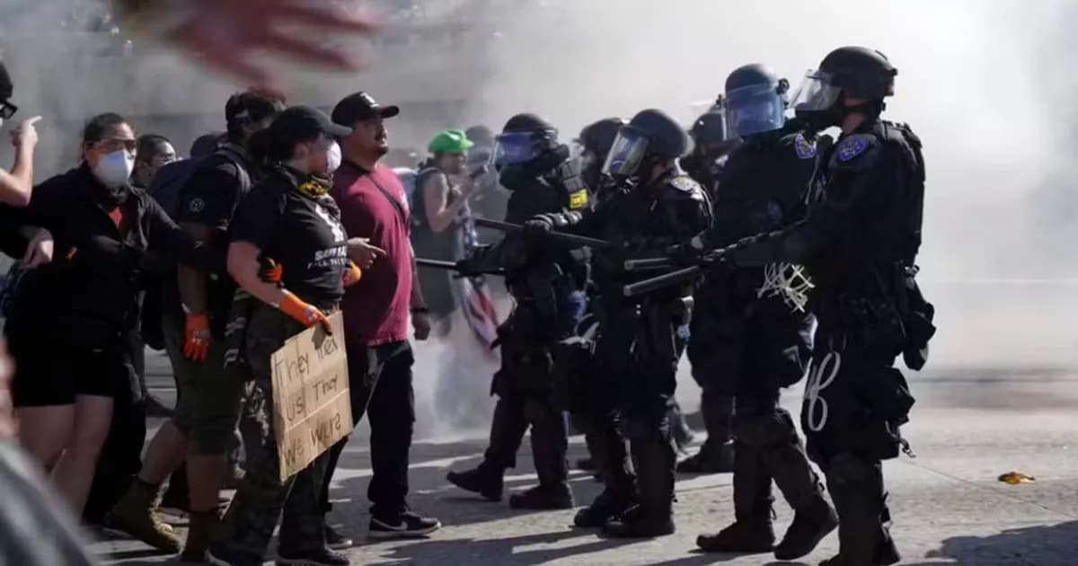 EUA. Califórnia interpõe acção judicial para impedir envio de militares para Los Angeles