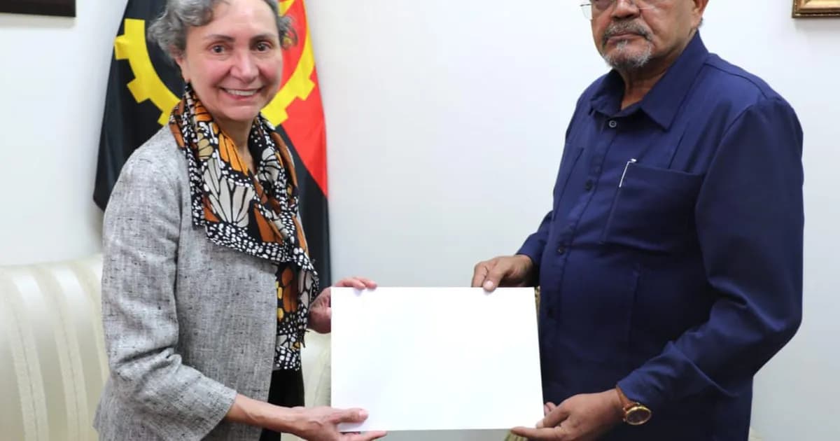 México entrega credenciais diplomáticas em Angola