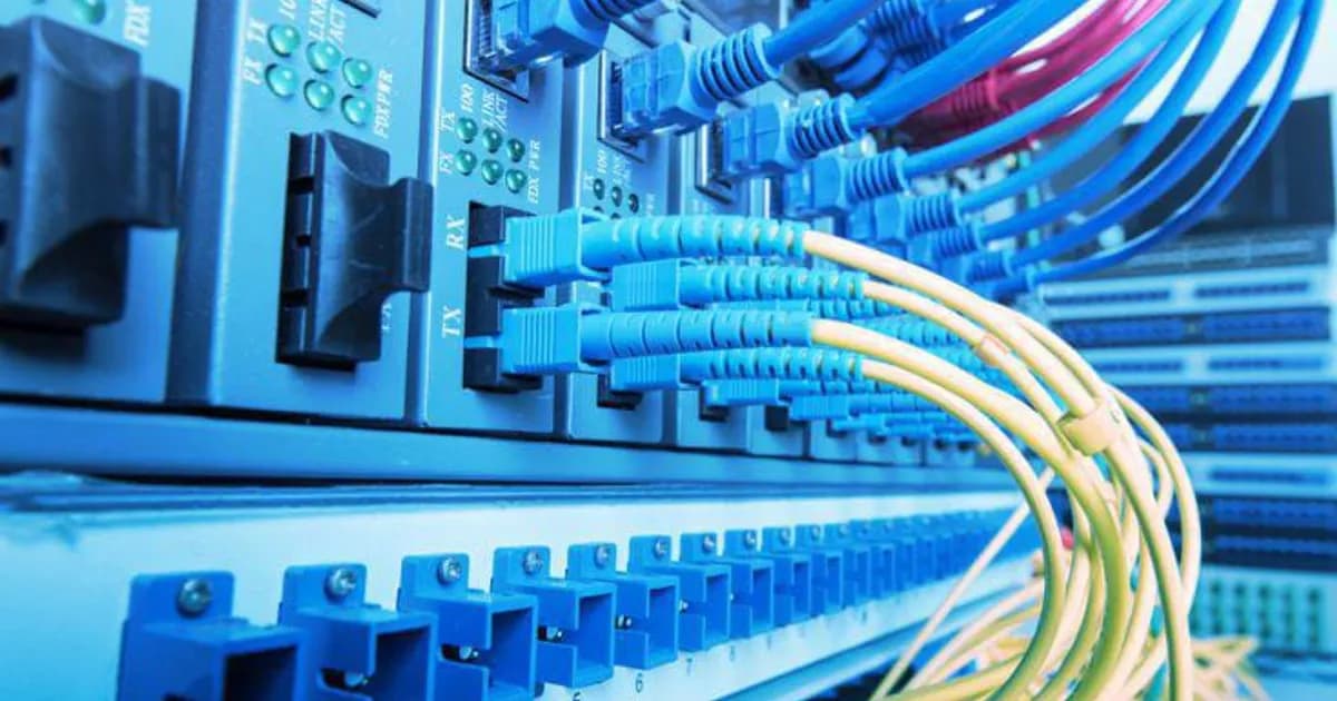 Cortes na fibra óptica afetam internet em Angola