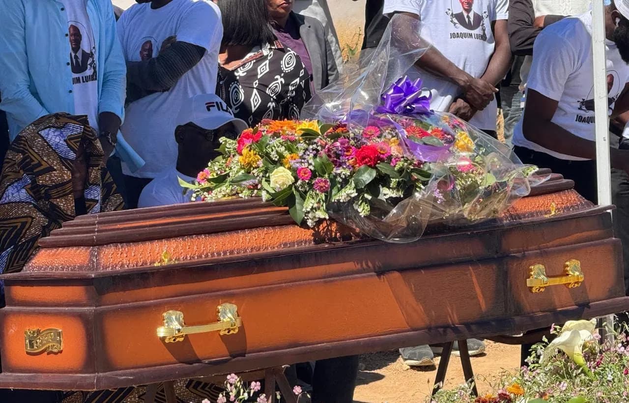 Repórter de imagem Joaquim Luemba sepultado no cemitério da Eiva