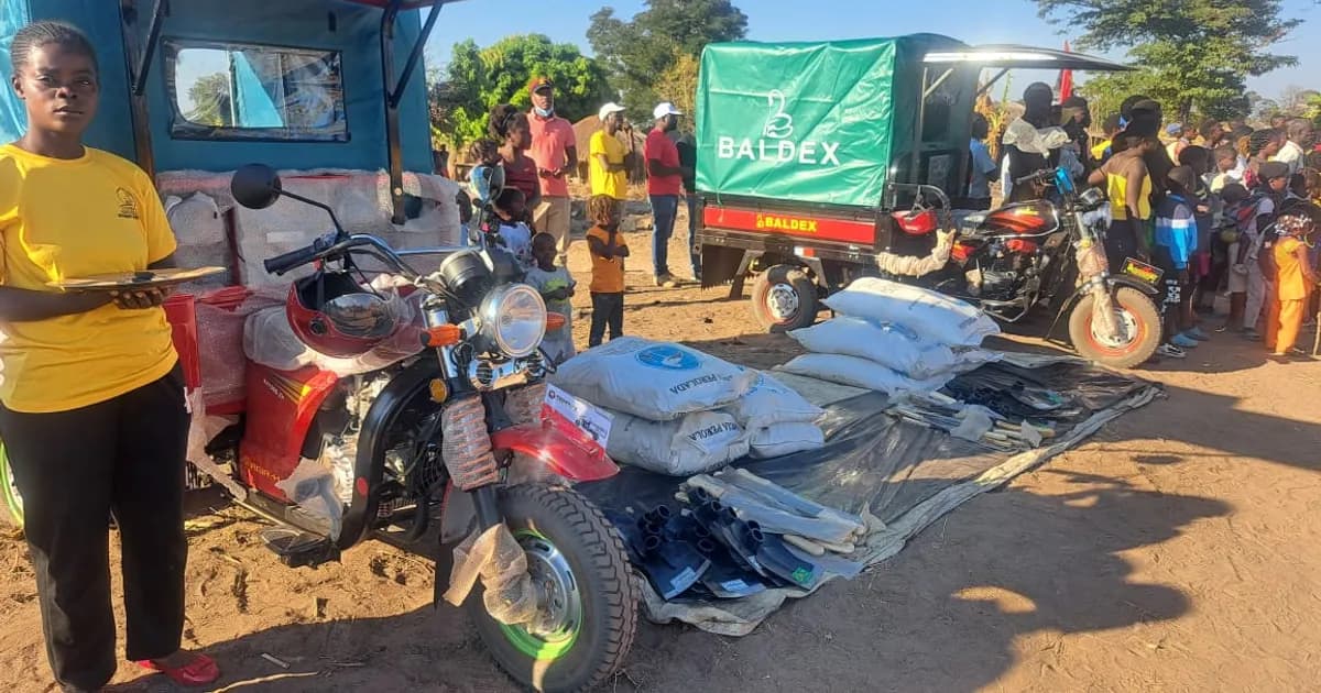 MPLA no Moxico entrega meios a cooperativas para fomento agrícola