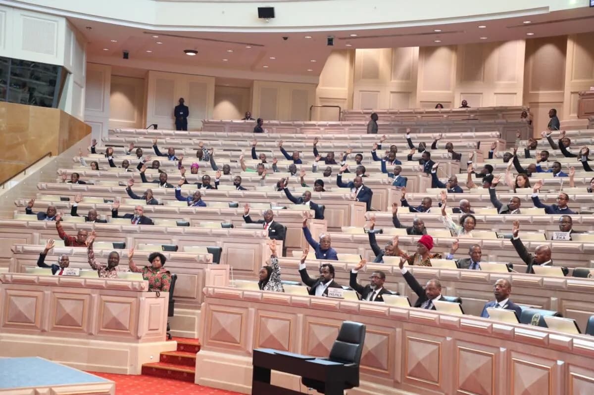 Parlamento aprova por unanimidade alteração à Lei sobre a Liberdade de Religião e de Culto