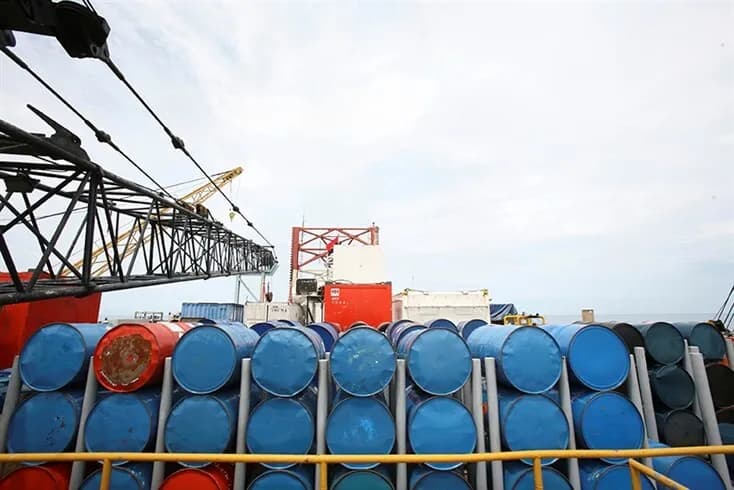 Petróleo e diamantes geram 31,3 mil milhões