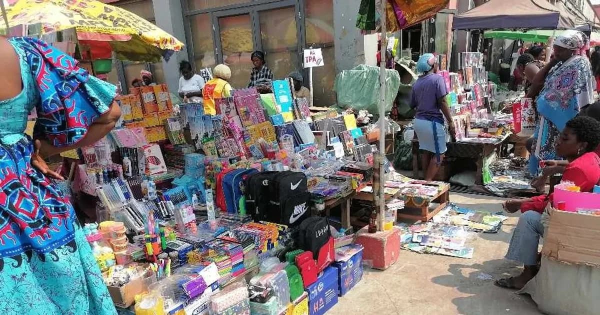 Tensão com Preços de Materiais Escolares em Angola
