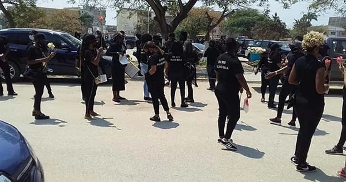 Luanda solta oito estudantes após protesto