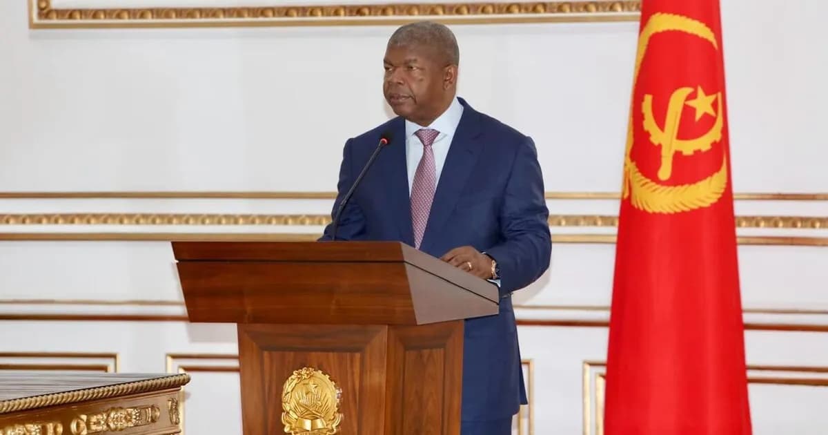 Lourenço saúda Papa Leão XIV e apela à paz global
