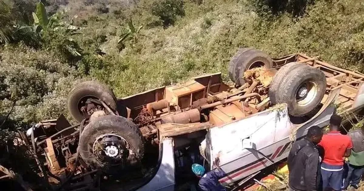 Acidente de viação na EN-245 resulta em dois mortos e mais de 10 feridos