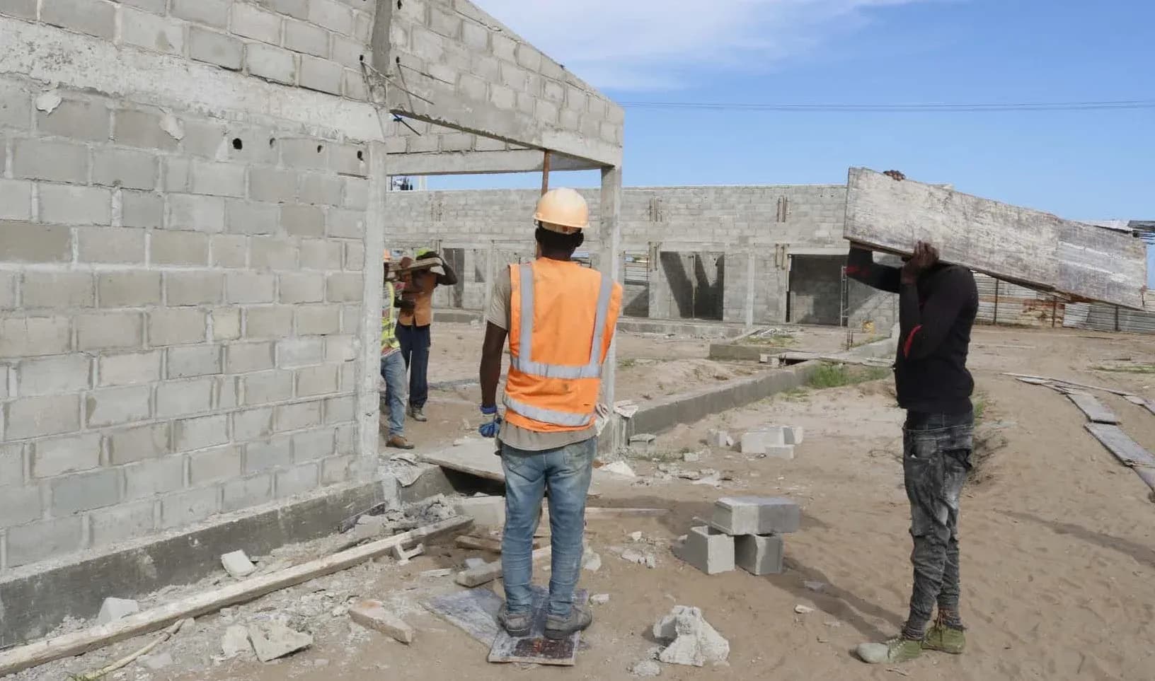 Empresas do sector de construção enfrentam juros altos, dificuldades de crédito e burocracias – revela INE