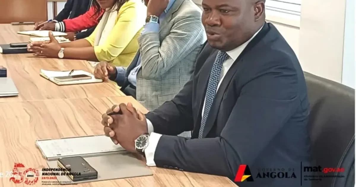 Ministro Dionísio da Fonseca reúne com júri do prémio melhor município de Angola