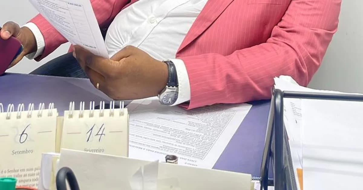 Valdir Paulo dá emprego a Angorioca no Grupo VAGU