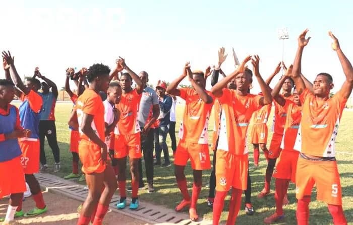 Futebol: 1º de Maio goleia Marítimo de Benguela na apresentação do plantel