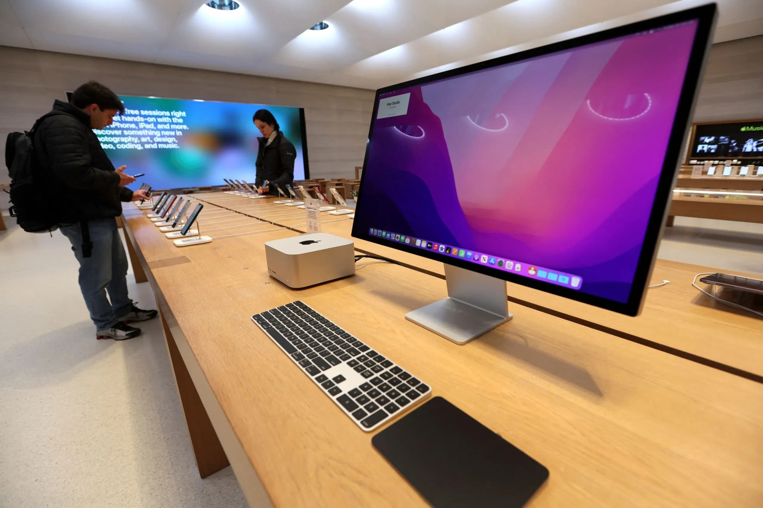 Apple lança novos Mac Mini e Mac Studio com foco em Inteligência Artificial e chips de última geração