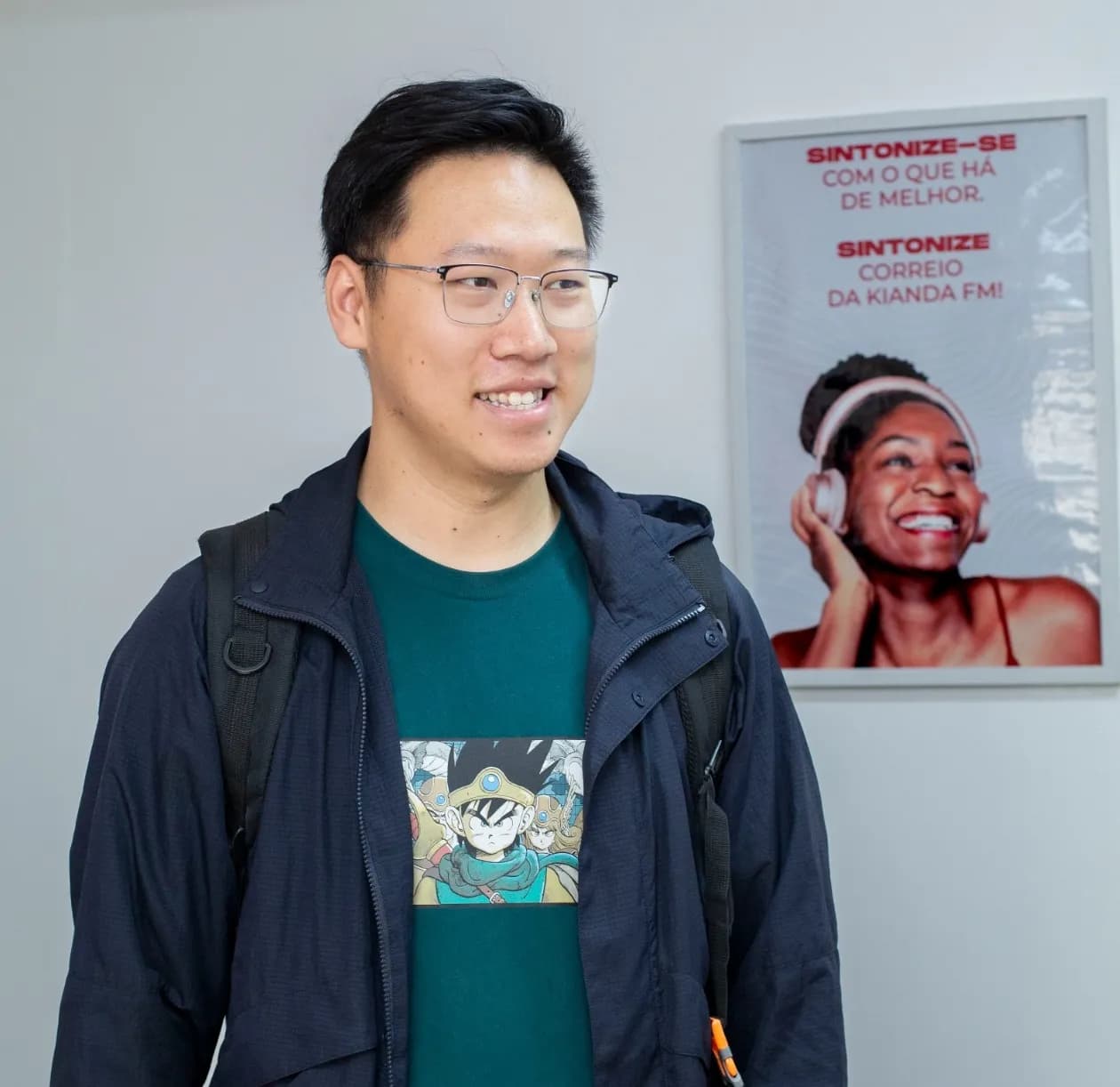 Representante da Xinhua anuncia programas de formação durante visita à Rádio Correio da Kianda