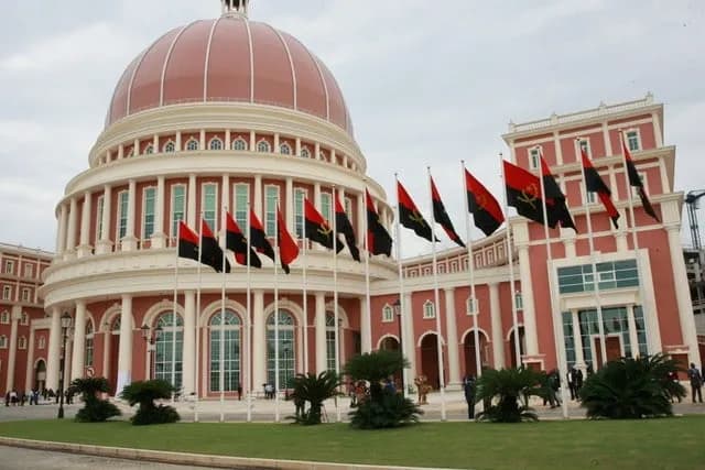 Deputados questionam gratuitidade na saúde