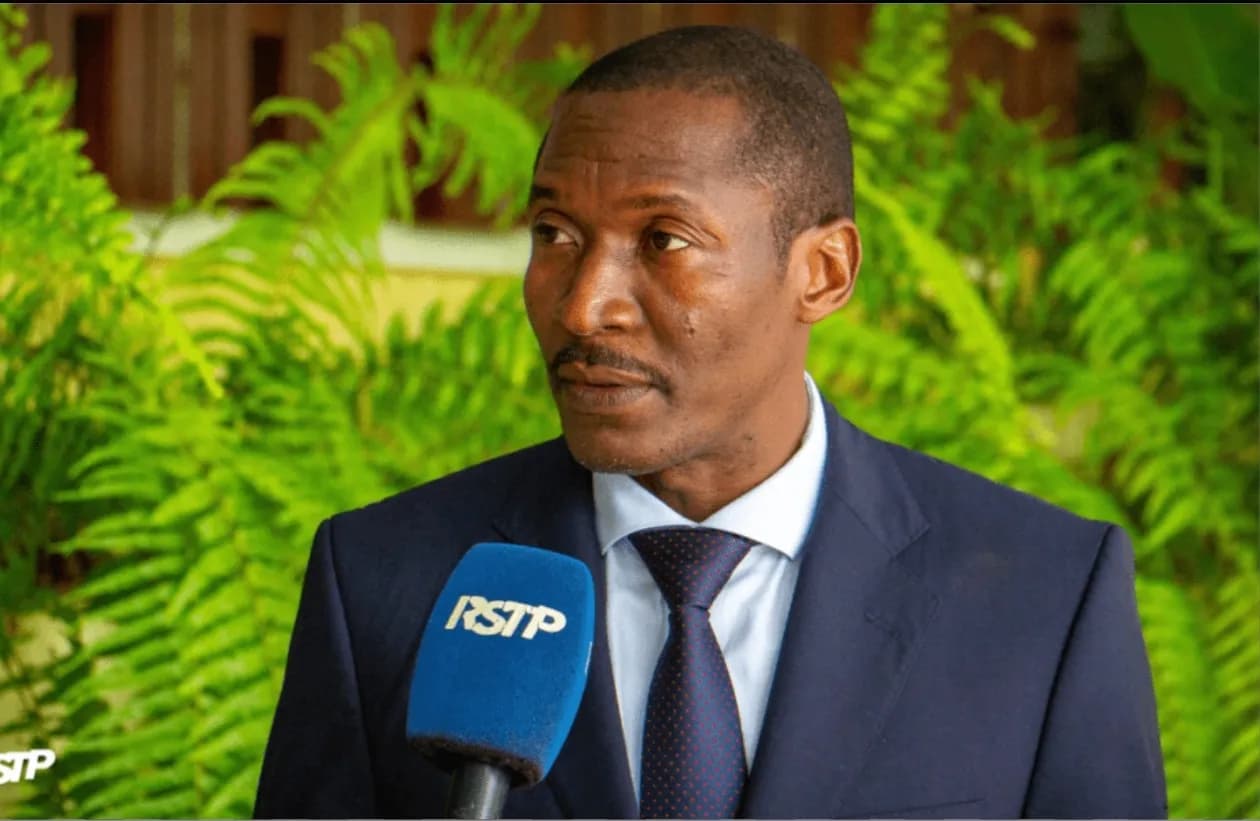 Oposição exige destituição, mas presidente do Parlamento são-tomense recusa renunciar