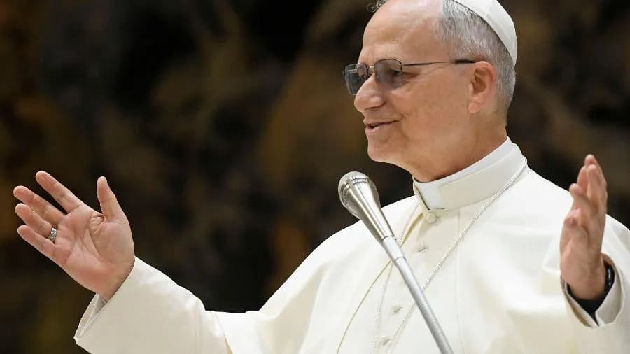 Papa Leão XIV pede que recursos da guerra sejam usados para combater a pobreza