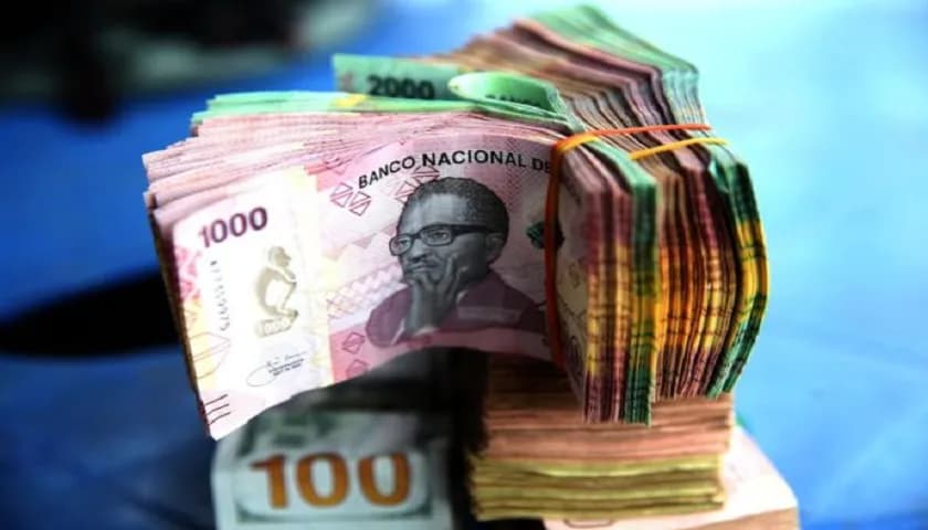 ANGOLA TERÁ DE PAGAR ESTE ANO 6,5 MIL MILHÕES DE DÓLARES