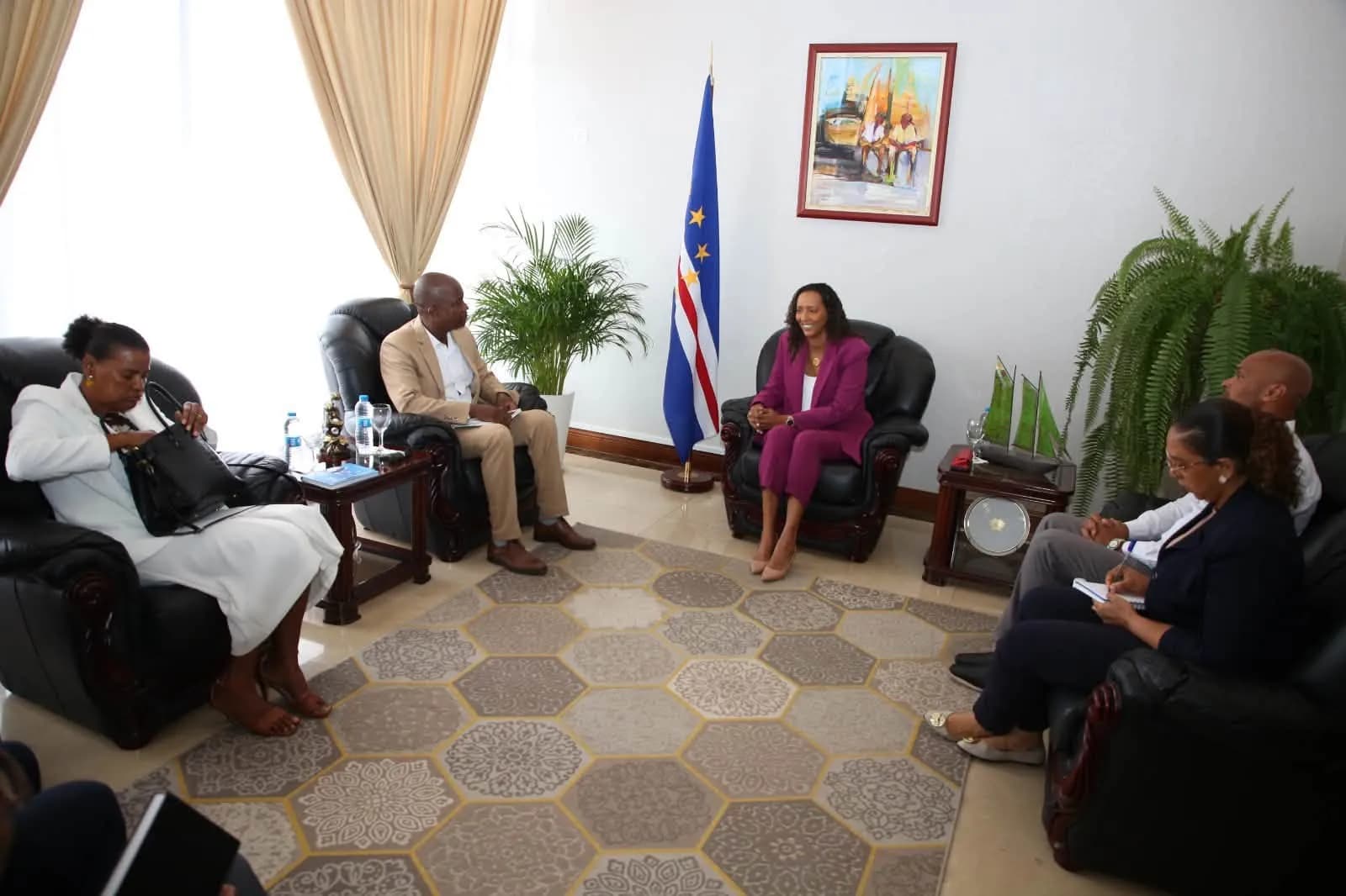 Parlamento cabo-verdiano recebe caderno reivindicativo dos sindicatos