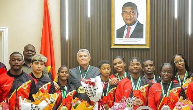 Angola ascende 15 lugares no ranking