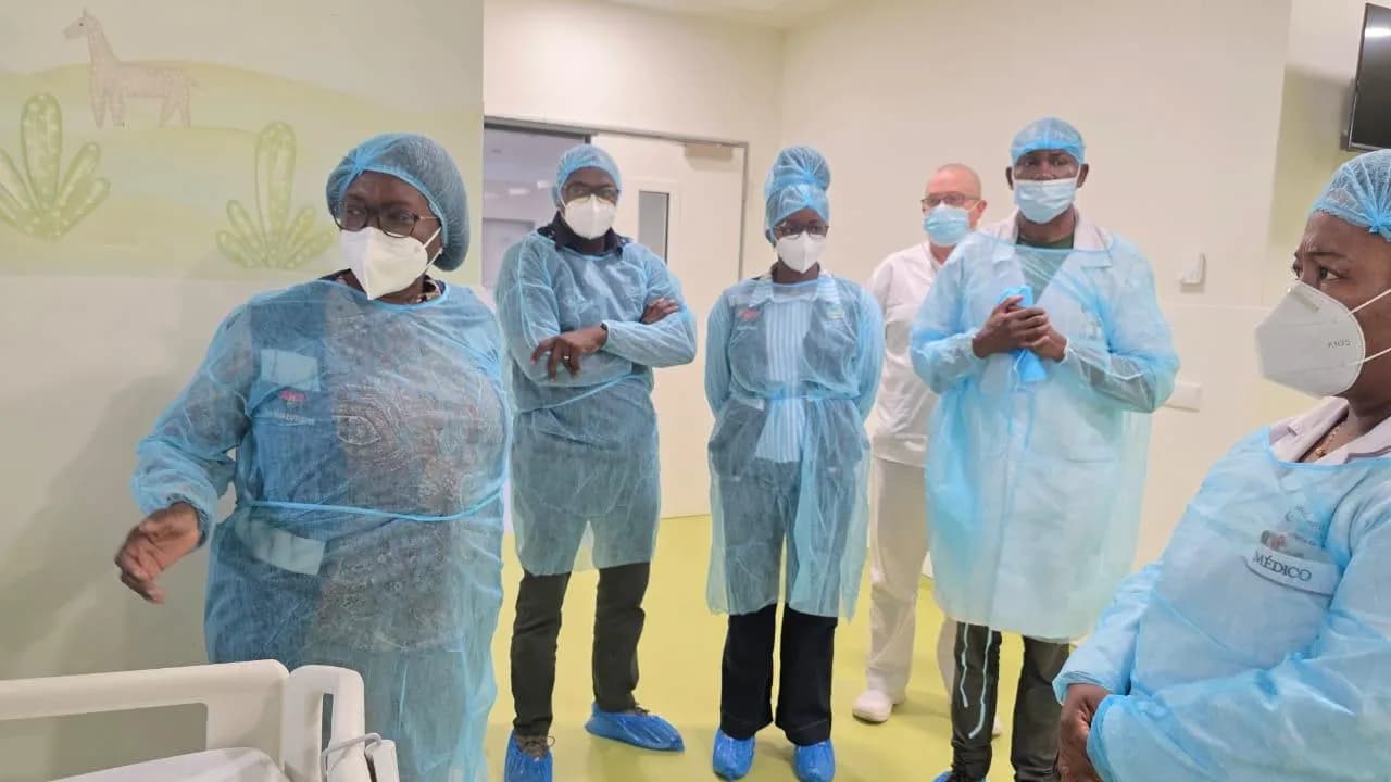 Ministra da Saúde orienta medidas para reforçar atendimento no Hospital do Kifangondo