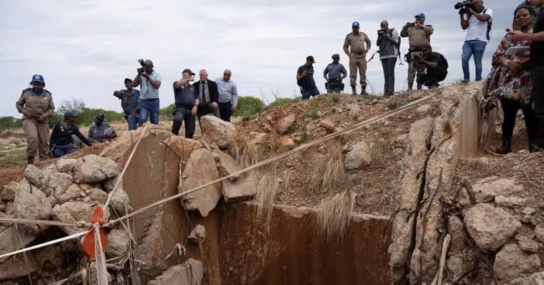 Catorze mineiros ilegais morreram em mina abandonada na África do Sul