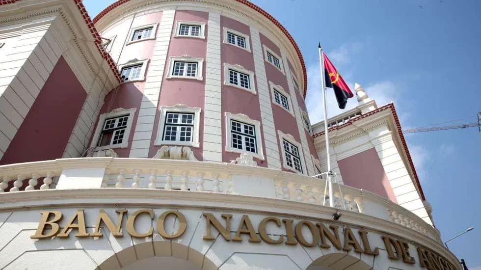 Oferta de Divisas Sobe e BNA Lidera