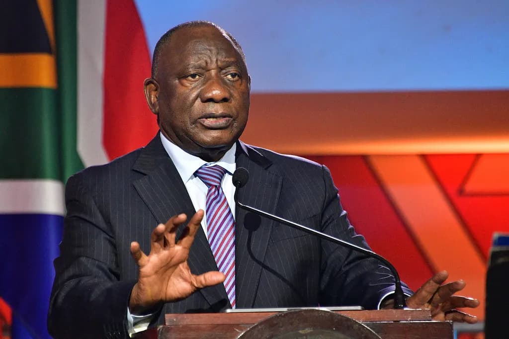 Presidente sul-africano pede união regional em cimeira após marcha anti-imigração